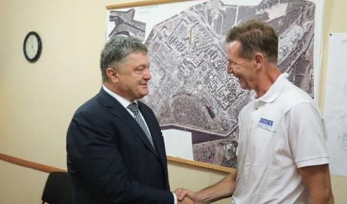 Петро Порошенко: Для встановлення миру на Донбасі має прозвучати публічний заклик Президента Росії припинити війну!