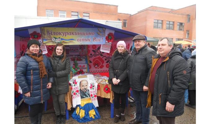 В Станиці-Луганській проведено ярмарок «Великодній кошик»
