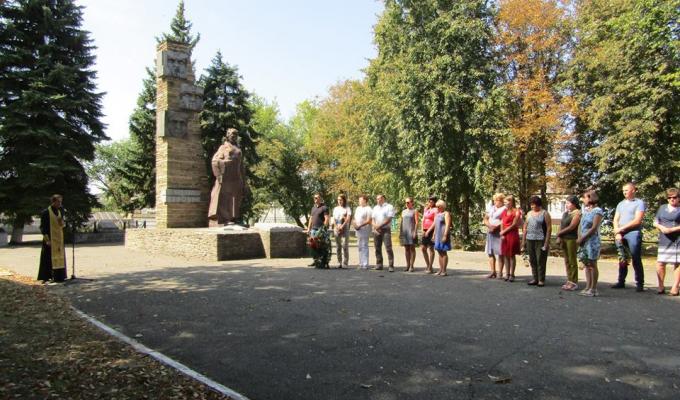 Відбувся мітинг з нагоди 75-ї річниці визволення Луганської області