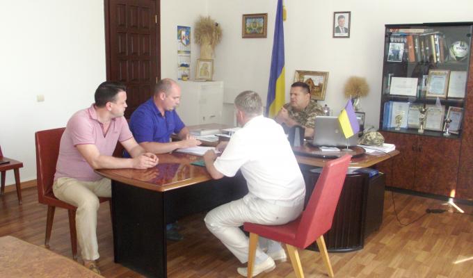 Команда медиків Першого Добровольчого Мобільного Шпиталю імені Пирогова працює на Білокуракинщині