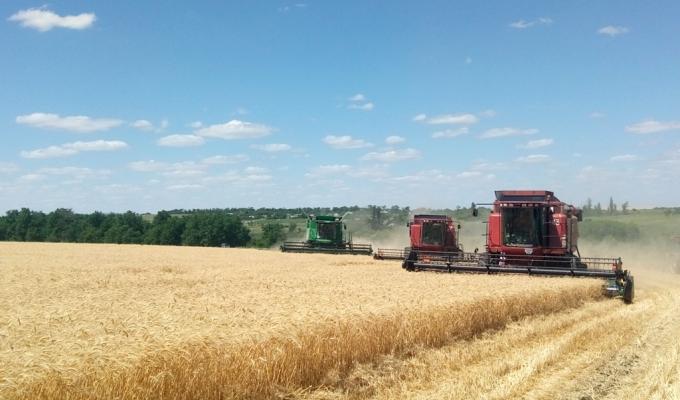 Аграрії району розпочали збирання ранніх зернових