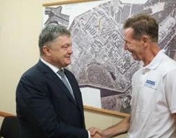 Петро Порошенко: Для встановлення миру на Донбасі має прозвучати публічний заклик Президента Росії припинити війну!