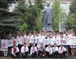 Держслужбовці Білокуракинщини долучилися до відзначення Дня вишиванки